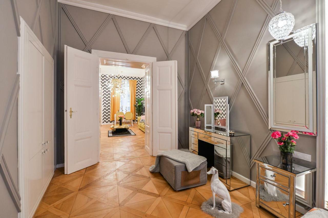 Dali Wenceslas Square Apartment Prague Exterior photo