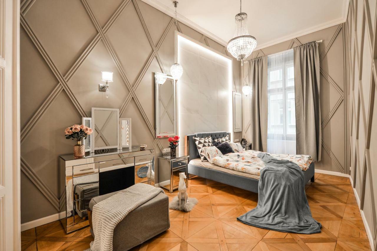 Dali Wenceslas Square Apartment Prague Exterior photo
